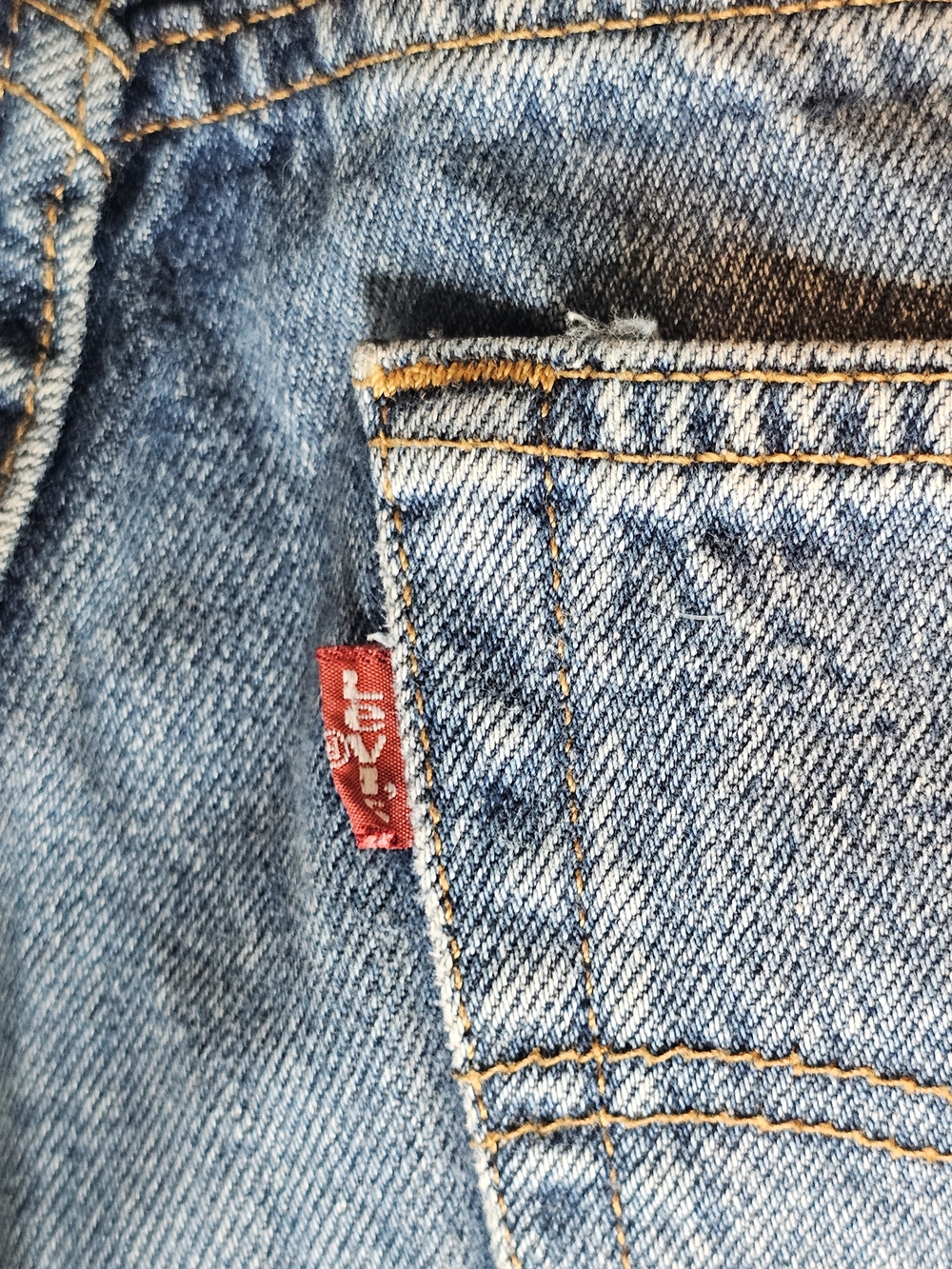 🔥Vintage Y2K Levi's 501 Jeans 32x33 Button Fly Made in Colombia 06/00 Tag 32x36 - Picture 6 of 16
